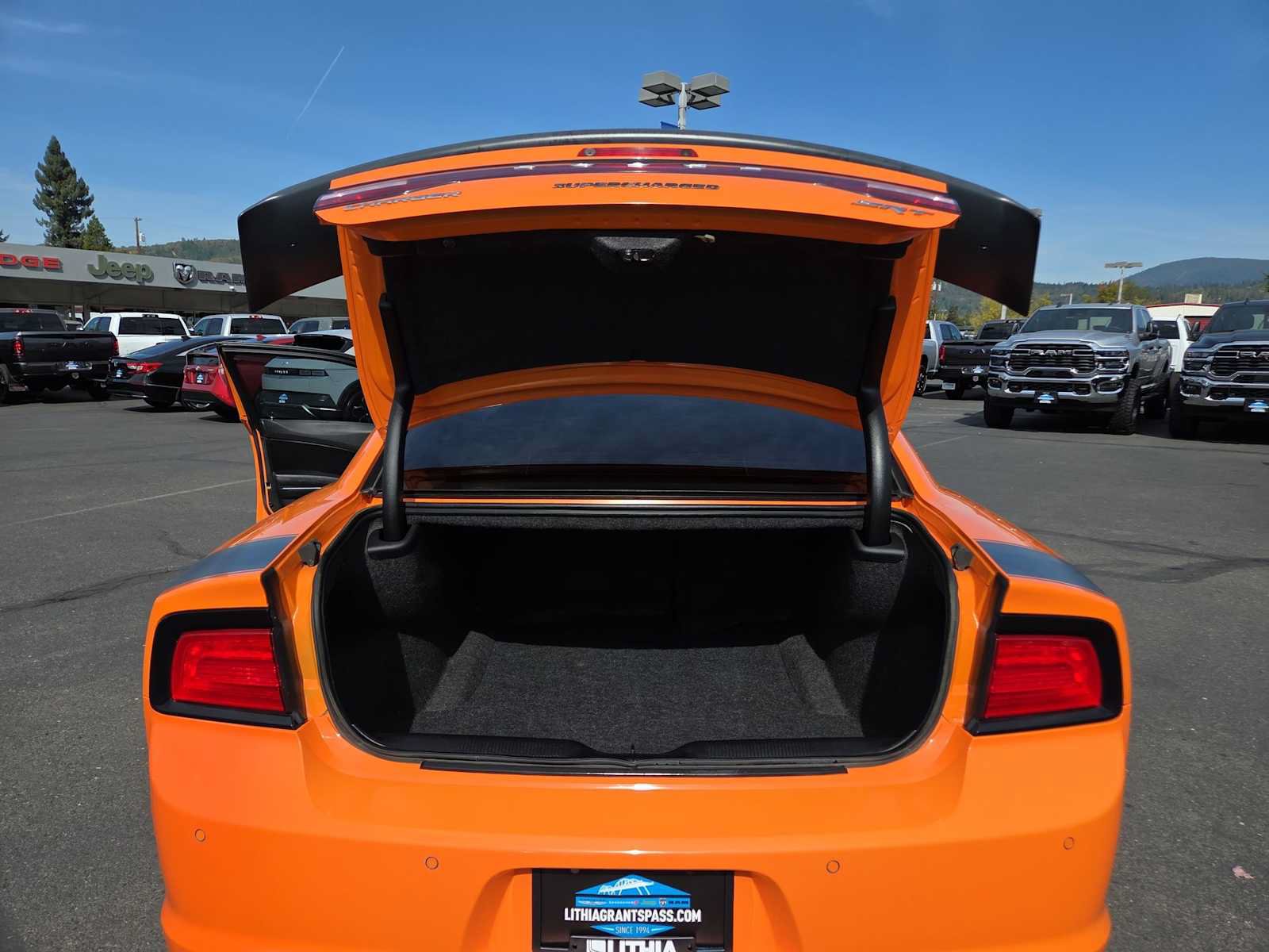 Used 2014 Dodge Charger SRT8 Super Bee w/ Convenience Group II RWD image 27