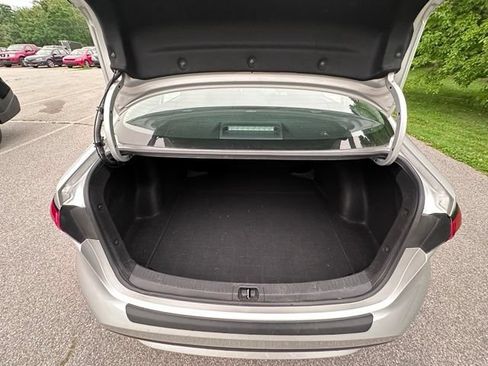 Used 2021 Toyota Corolla LE w/ LE Convenience Package FWD image 10