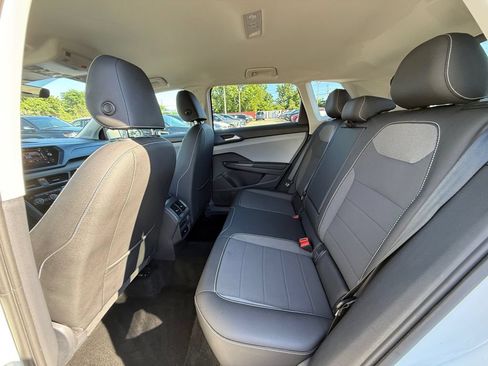Used 2024 Volkswagen Taos SE FWD image 23