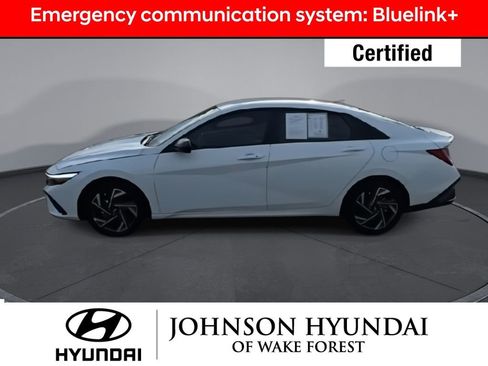 Certified 2025 Hyundai Elantra SEL image 5