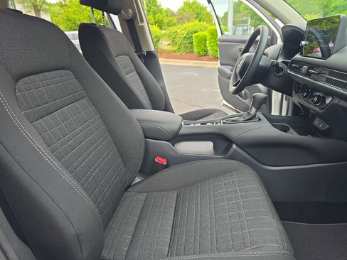 New 2026 Honda HR-V LX image 10
