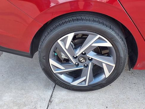 Used 2025 Hyundai Elantra Sport FWD image 10