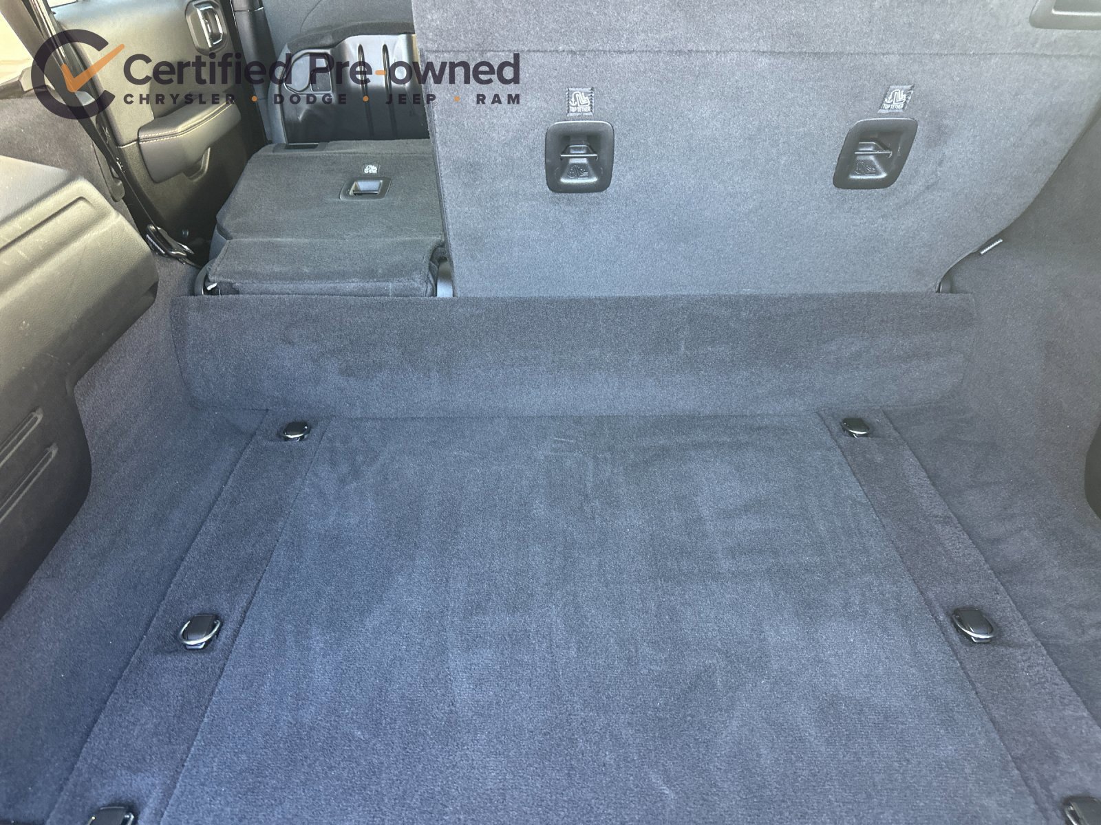 Used 2025 Jeep Wrangler Unlimited Sahara w/ Safety Group AWD/4WD image 16