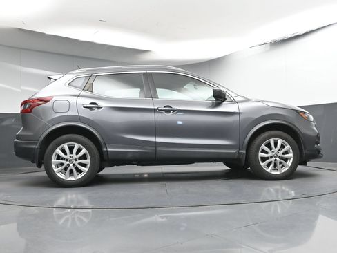 Used 2020 Nissan Rogue Sport SV FWD image 23