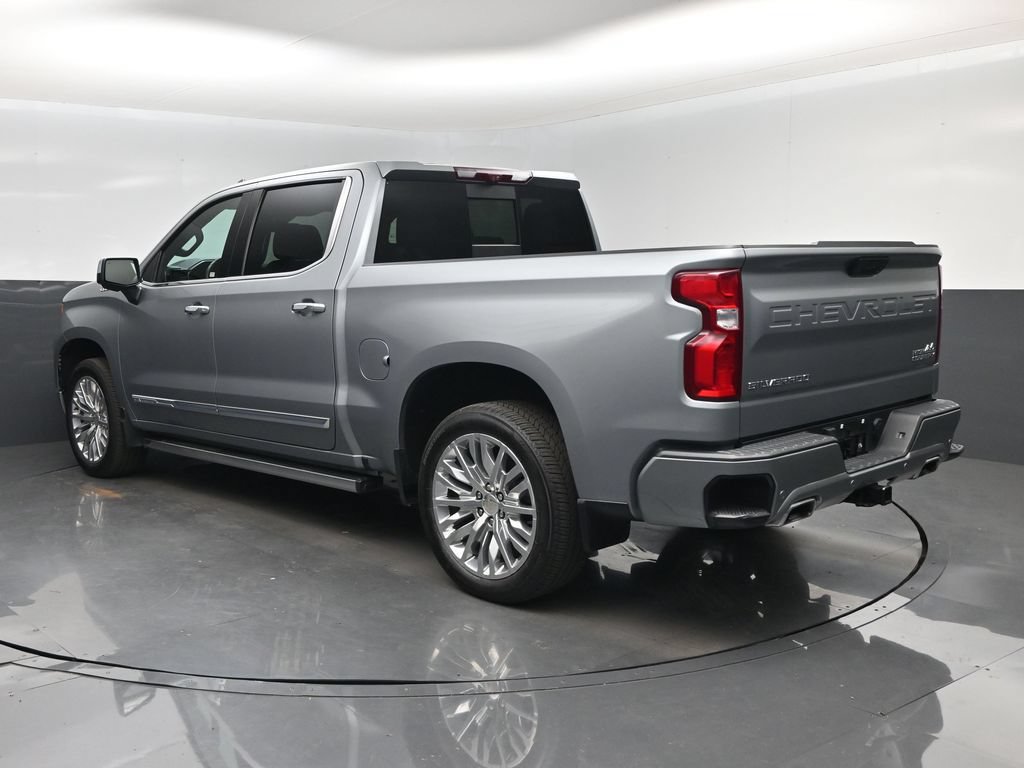 Used 2025 Chevrolet Silverado 1500 High Country w/ Technology Package AWD/4WD image 4