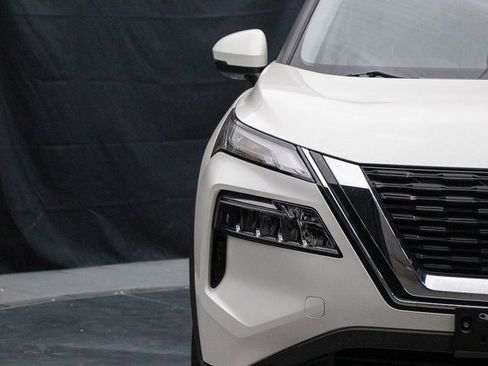 Used 2023 Nissan Rogue SV w/ SV Premium Package image 5