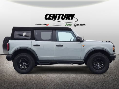 Used 2023 Ford Bronco Badlands w/ Sasquatch Package image 2