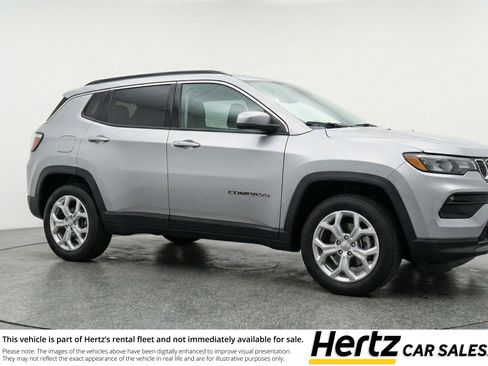 Used 2025 Jeep Compass Latitude image 1