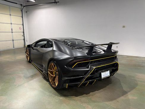 Used 2018 Lamborghini Huracan AWD/4WD image 6