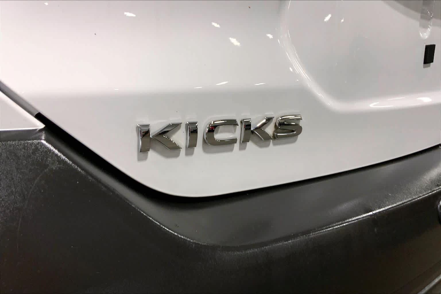 Used 2020 Nissan Kicks S FWD image 31