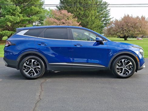 Used 2023 Kia Sportage EX FWD image 4