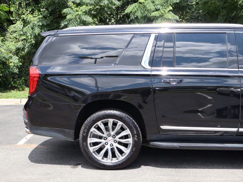 Used 2021 GMC Yukon XL Denali w/ Advanced Technology Package RWD image 11