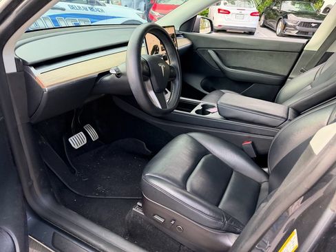 Used 2022 Tesla Model Y Performance AWD/4WD image 10