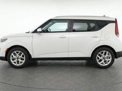 Used 2025 Kia Soul LX w/ LX Technology Package FWD image 5