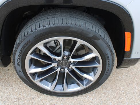 Used 2023 Jeep Wagoneer Series II w/ Convenience Group I image 14