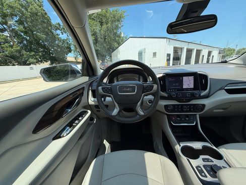 Used 2020 GMC Terrain Denali w/ Denali Premium Package AWD/4WD image 2