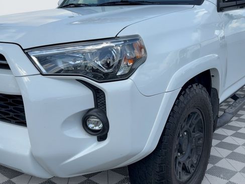 Used 2022 Toyota 4Runner SR5 Premium w/ Moonroof Package RWD image 12
