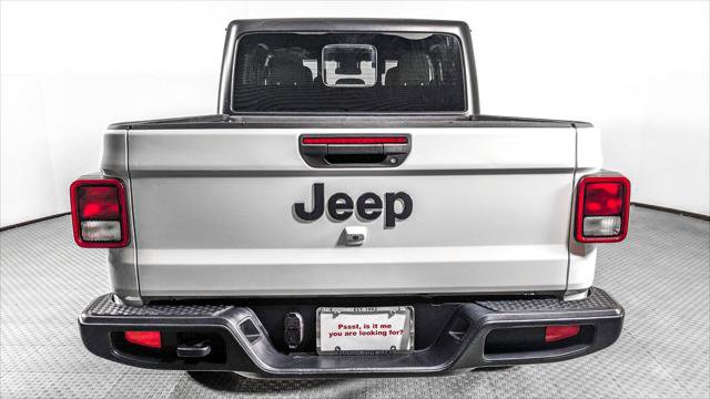 Used 2025 Jeep Gladiator Sport AWD/4WD image 6