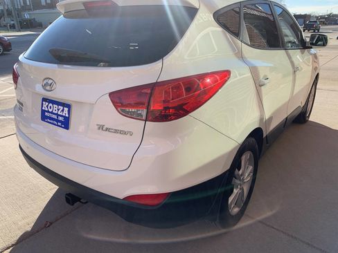 Used 2011 Hyundai Tucson GLS image 5