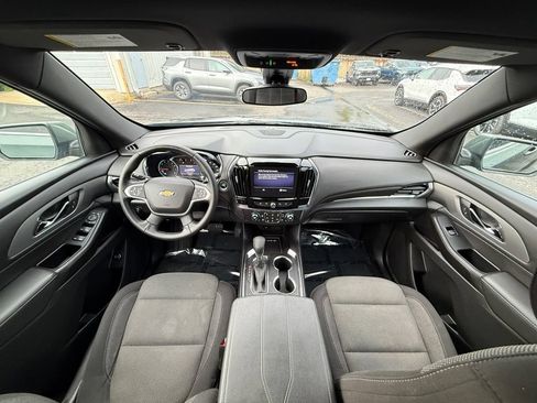 Used 2023 Chevrolet Traverse LT FWD image 23