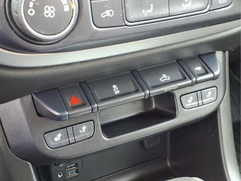 Used 2019 Chevrolet Colorado LT w/ LT Convenience Package image 15