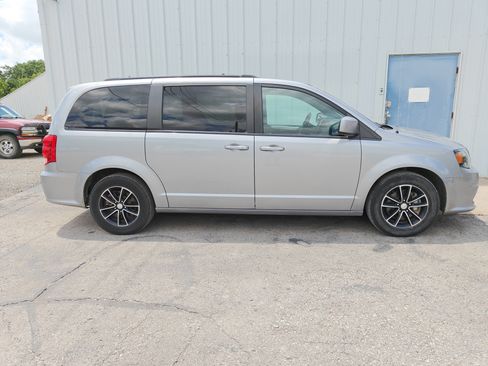 Used 2019 Dodge Grand Caravan GT FWD image 1