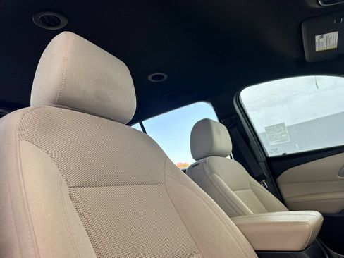 Certified 2023 Chevrolet Traverse LS FWD image 22