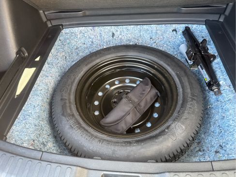 Used 2020 Honda CR-V Touring image 37