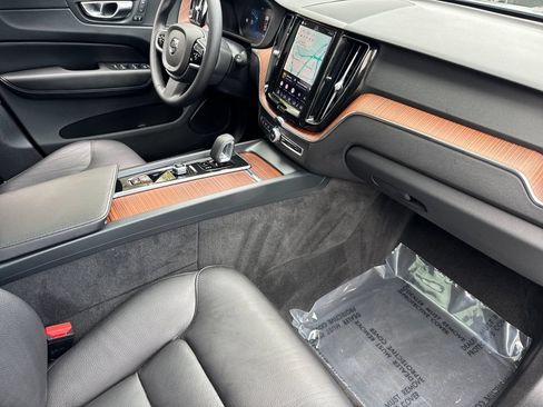 Certified 2023 Volvo XC60 T8 Plus AWD/4WD image 15