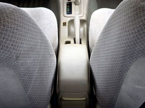 Used 2000 Toyota Corolla CE image 21