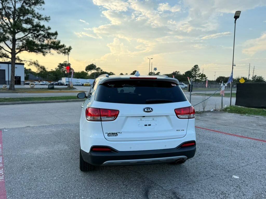 Used 2016 Kia Sorento EX w/ EX Premium Package FWD image 16
