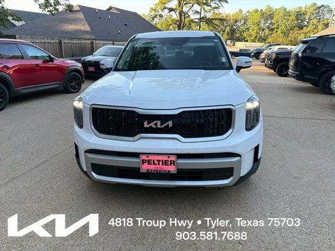 Certified 2025 Kia Telluride LX FWD image 2