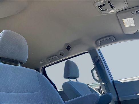 Used 2018 Toyota Sienna LE FWD image 13