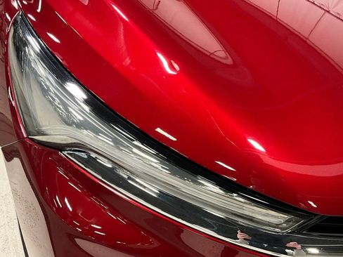 Used 2024 Buick Enclave Essence image 27