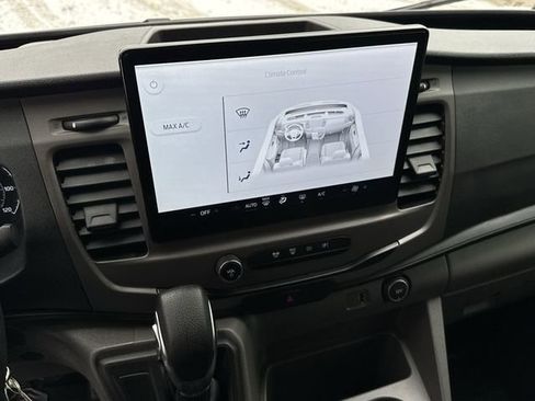 Used 2022 Ford Transit 350 XLT image 8