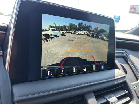 Used 2023 Chevrolet Tahoe Z71 w/ Luxury Package AWD/4WD image 27