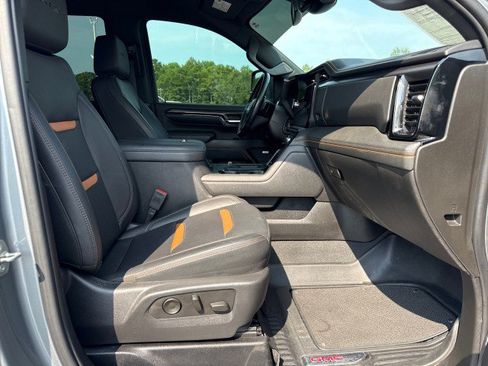 Used 2024 GMC Sierra 2500 AT4 w/ AT4 Preferred Package AWD/4WD image 11