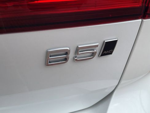 Used 2025 Volvo V60 B5 Cross Country Plus image 15