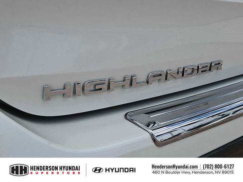 Used 2021 Toyota Highlander Limited FWD image 13