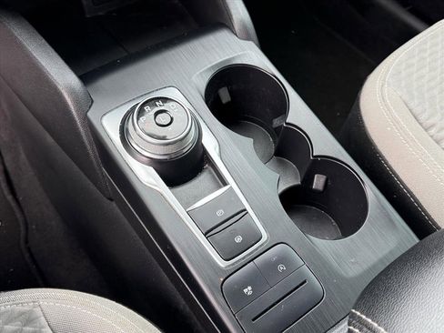 Used 2022 Ford Escape SE w/ SE Sport Appearance Package image 17