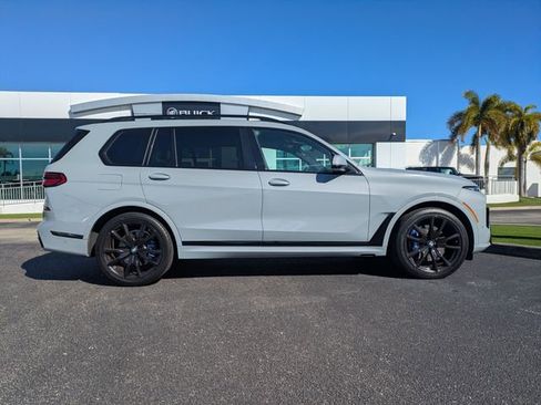 Used 2023 BMW X7 xDrive40i w/ M Sport Package image 3