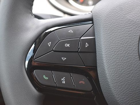 Used 2021 Jeep Cherokee Latitude Plus w/ Sun & Sound Group AWD/4WD image 6