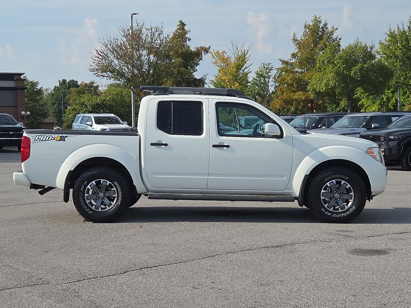 Used 2021 Nissan Frontier PRO-4X w/ Pro-4x Utility Package AWD/4WD image 6