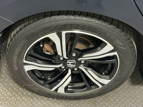 Used 2017 Honda Civic Touring image 19