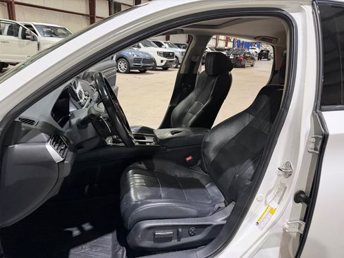 Used 2018 Honda Accord Touring image 14