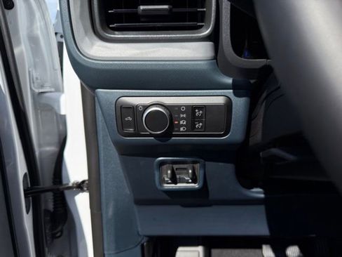 New 2025 Ford Maverick Lariat w/ Black Appearance Package image 19