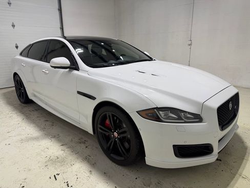 Used 2016 Jaguar XJ RWD image 3