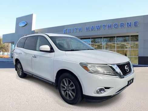 Used 2015 Nissan Pathfinder SV FWD image 1