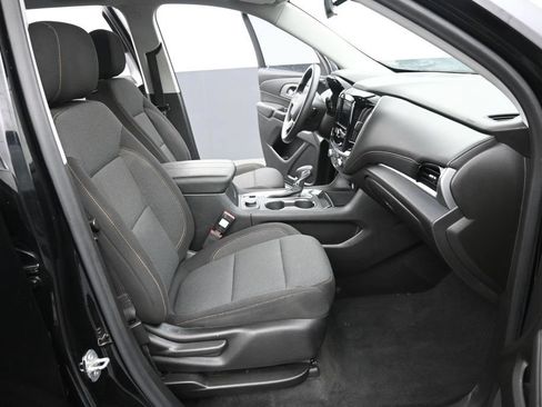 Used 2021 Chevrolet Traverse LS FWD image 14