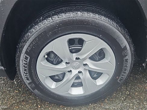 Used 2023 Toyota RAV4 LE image 6